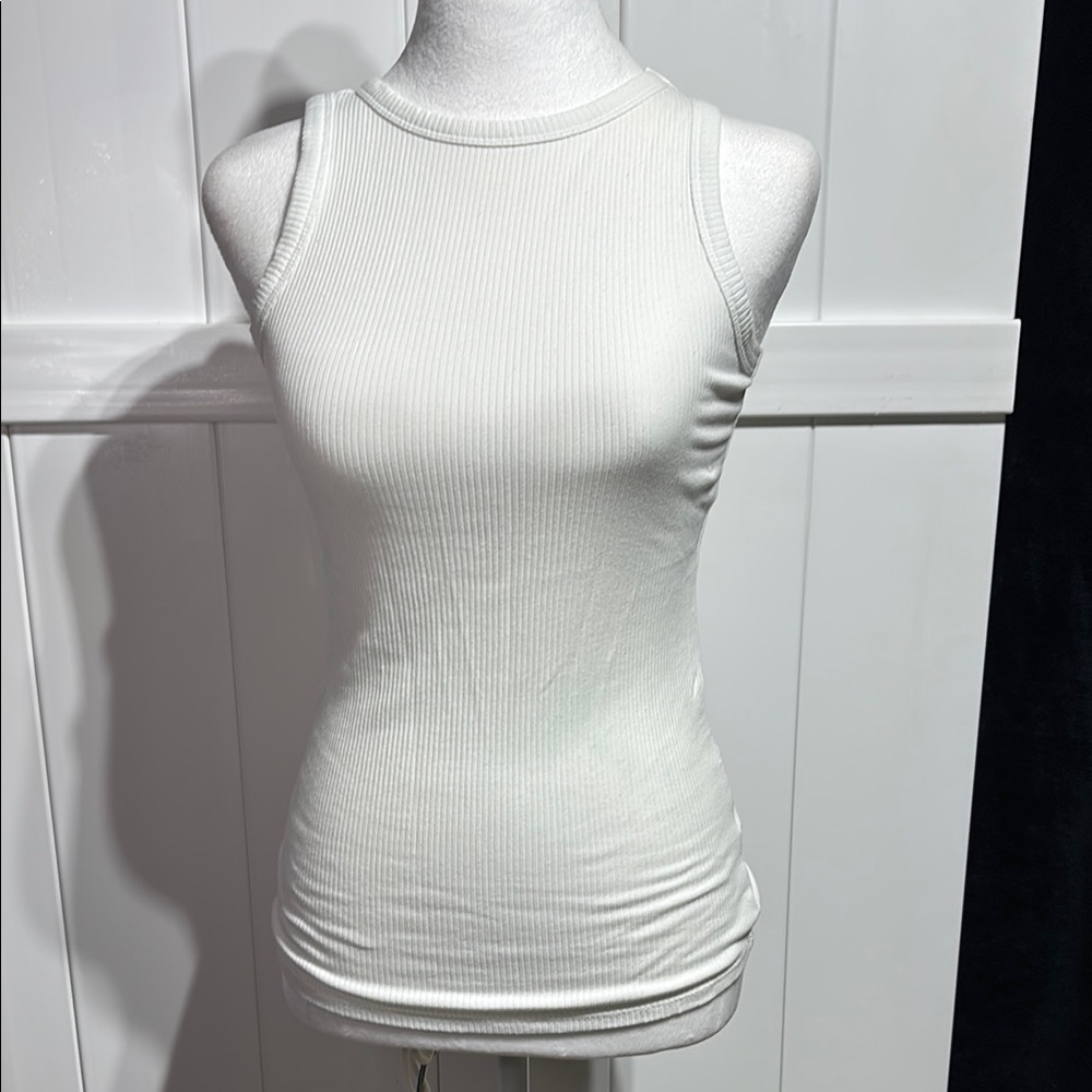 Nine West white ribbed tank top, form fitted, size xsmall, excellent condition